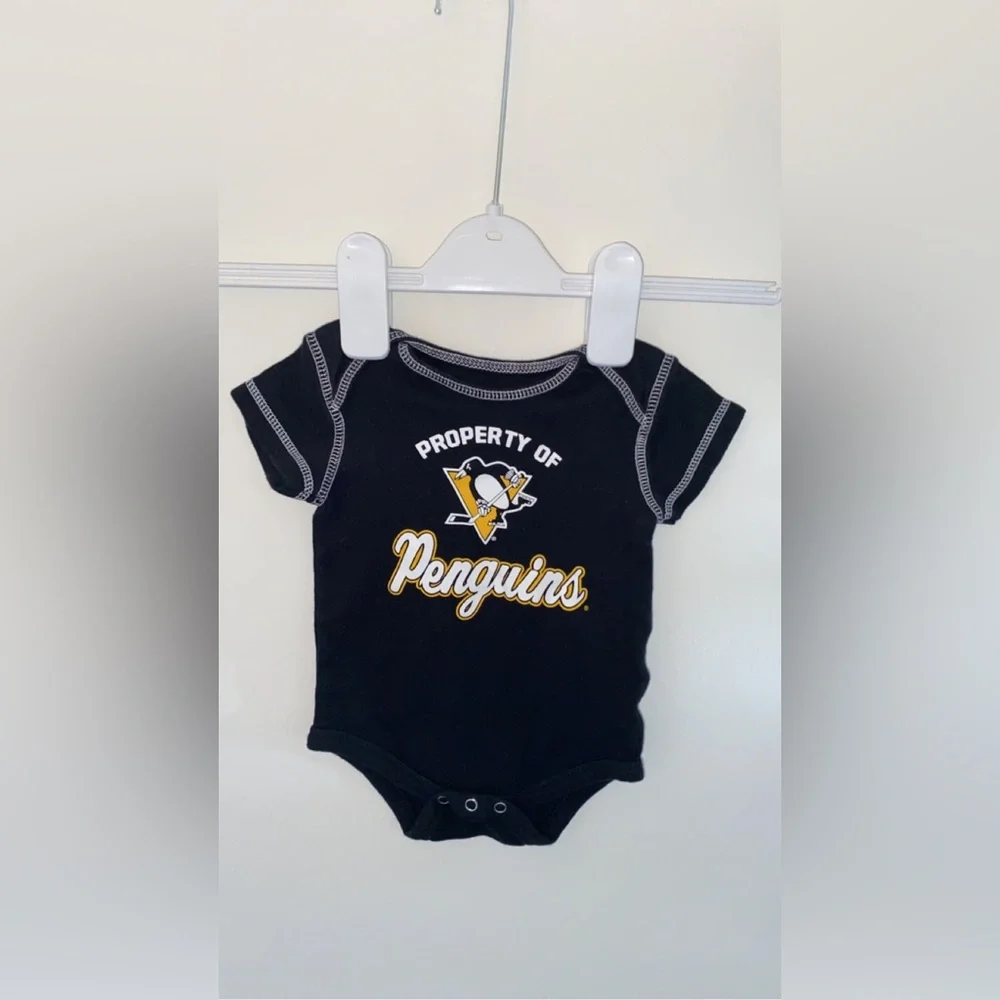 NHL‎ Onesie 3-6 months